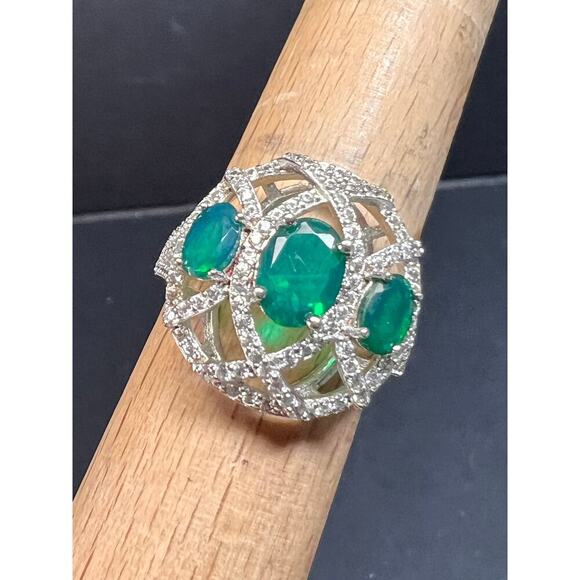 Synthetic emerald CZ sterling silver cocktail ring size 9 - Picture 2 of 15
